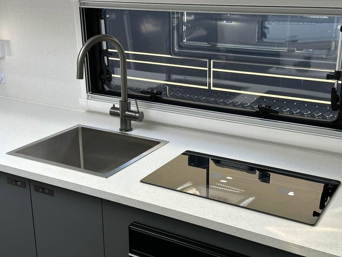 2025 Lotus Caravans Freelander Fr206kd 20'6