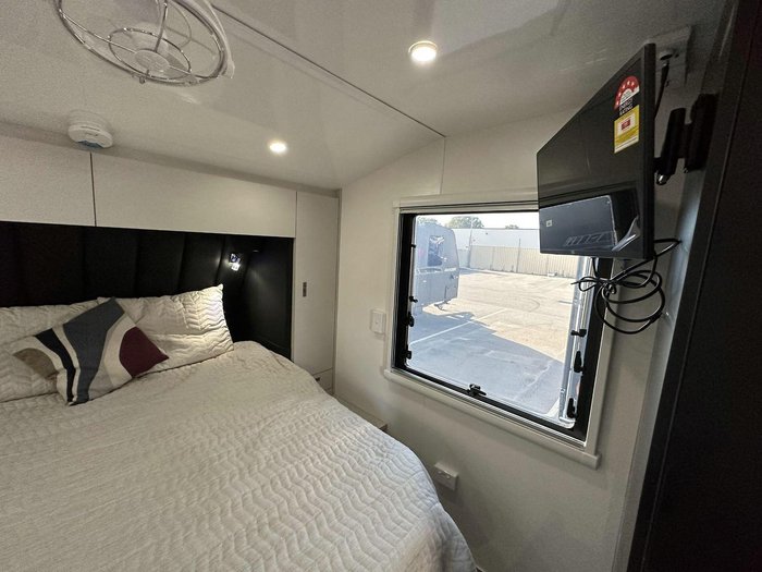 2025 Lotus Caravans Trooper Tr21cl 21'