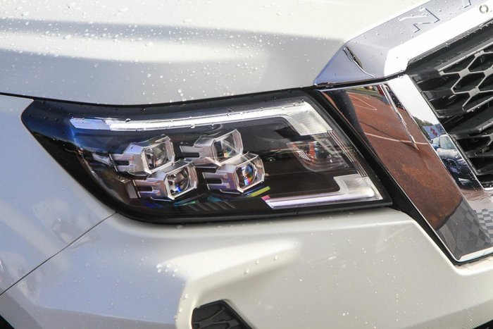 2024 Nissan Navara ST-X