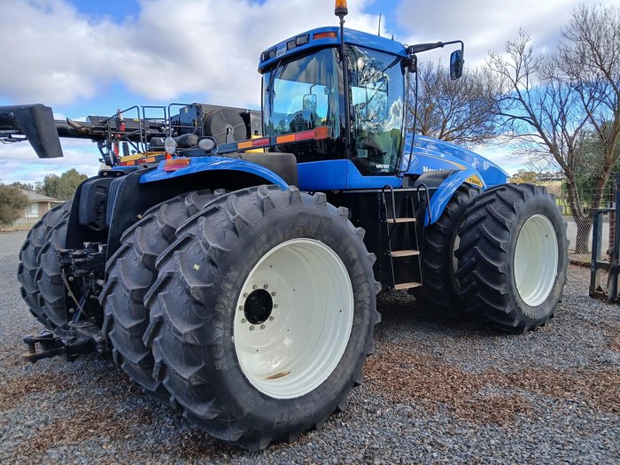 2007 New Holland T9040 Blue