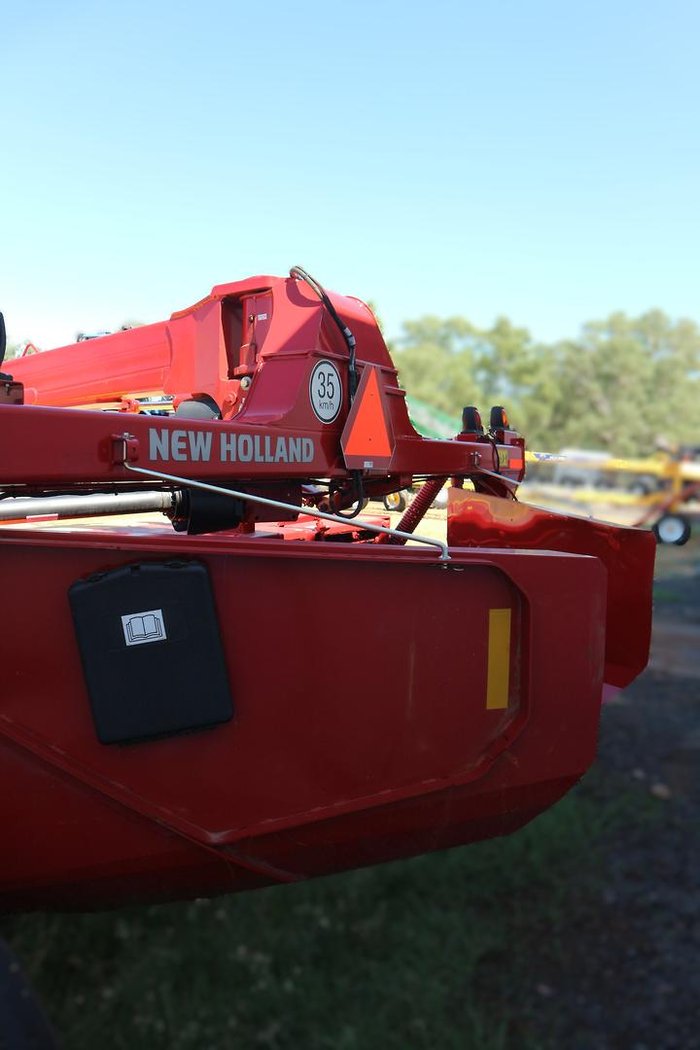 2022 New Holland Discbine 313 Mower Conditioner Plus Steel Roller