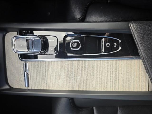 2021 Volvo XC60 B5 Inscription