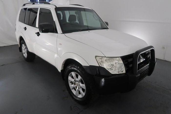2010 Mitsubishi Pajero GLX NT MY10 4X4 Warm White