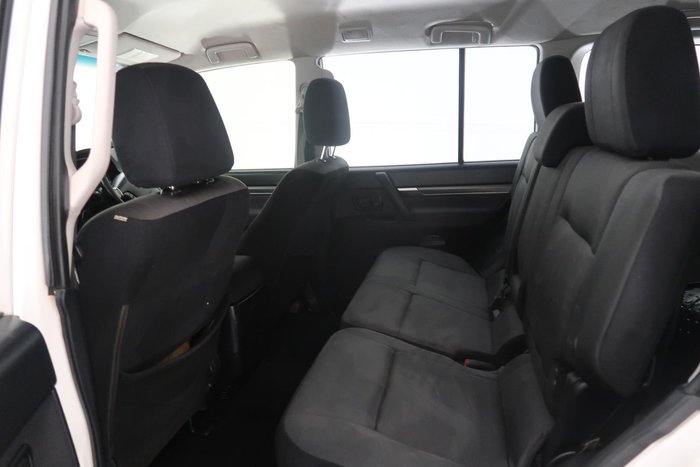 2010 Mitsubishi Pajero GLX NT MY10 4X4 Warm White