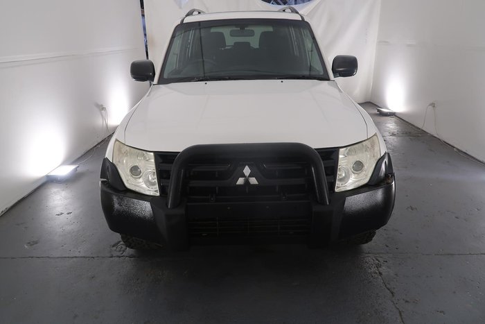 2010 Mitsubishi Pajero GLX NT MY10 4X4 Warm White