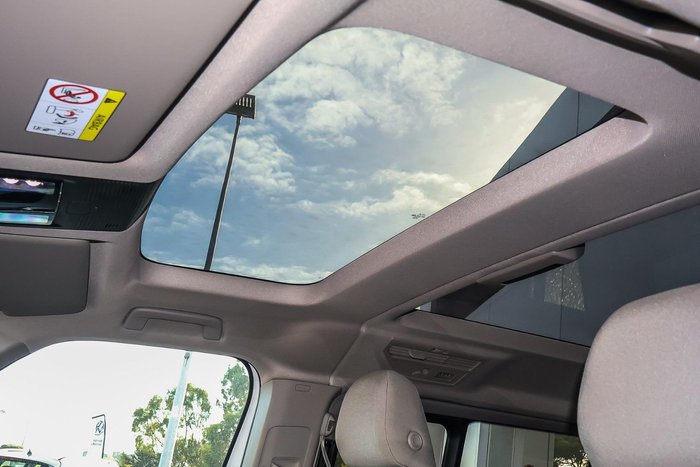 2025 Volkswagen Multivan TDI360 Life