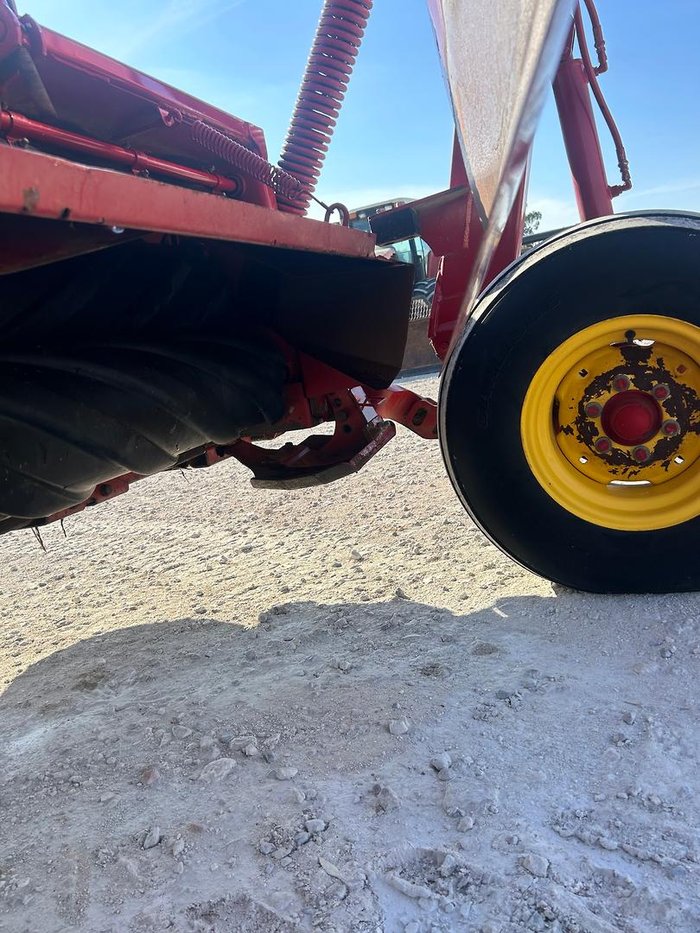 2016 New Holland 313 Discbine Mower Conditioner