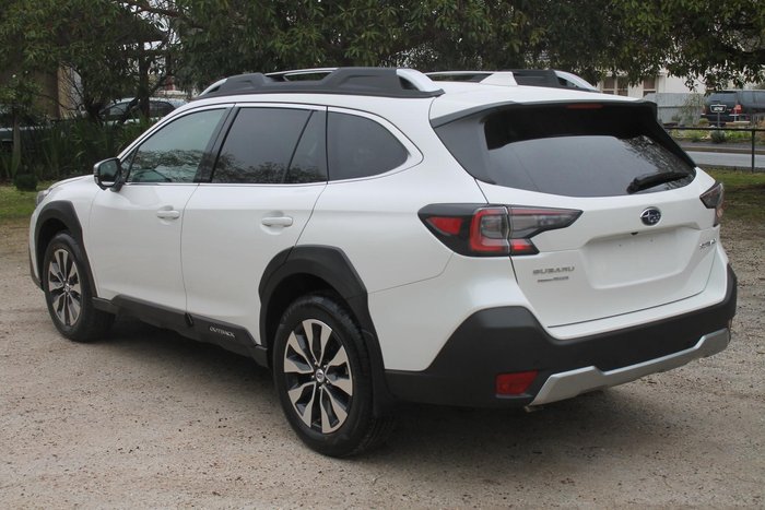 2025 Subaru Outback AWD Touring