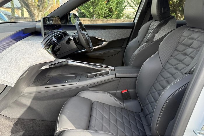 2024 Peugeot 3008 GT Premium Hybrid