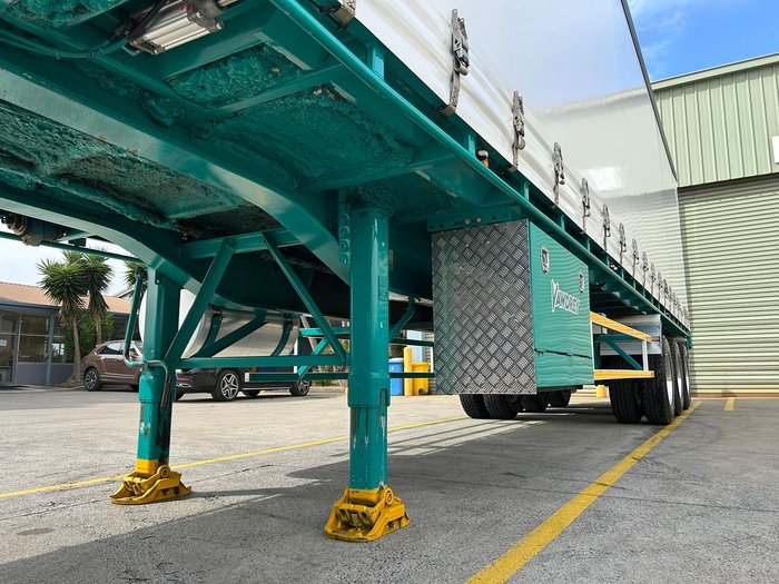 2019 Vawdrey St3 22 Pallet Refrigerated Curtain Sider, R/T