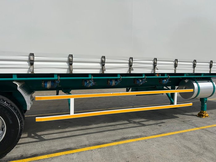 2019 Vawdrey St3 22 Pallet Refrigerated Curtain Sider, R/T