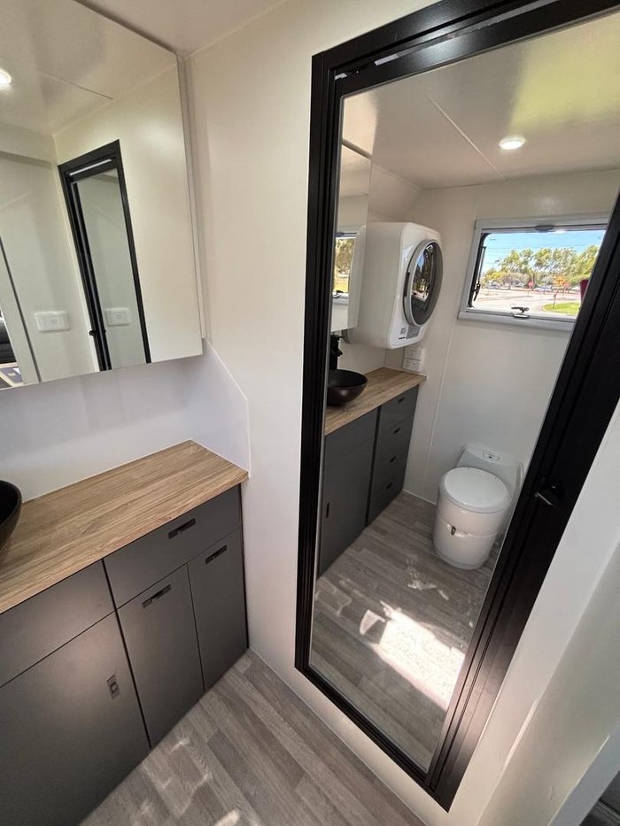 2025 Royal Flair Aussiemate