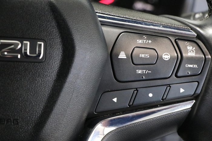 2022 Isuzu MU-X LS-T