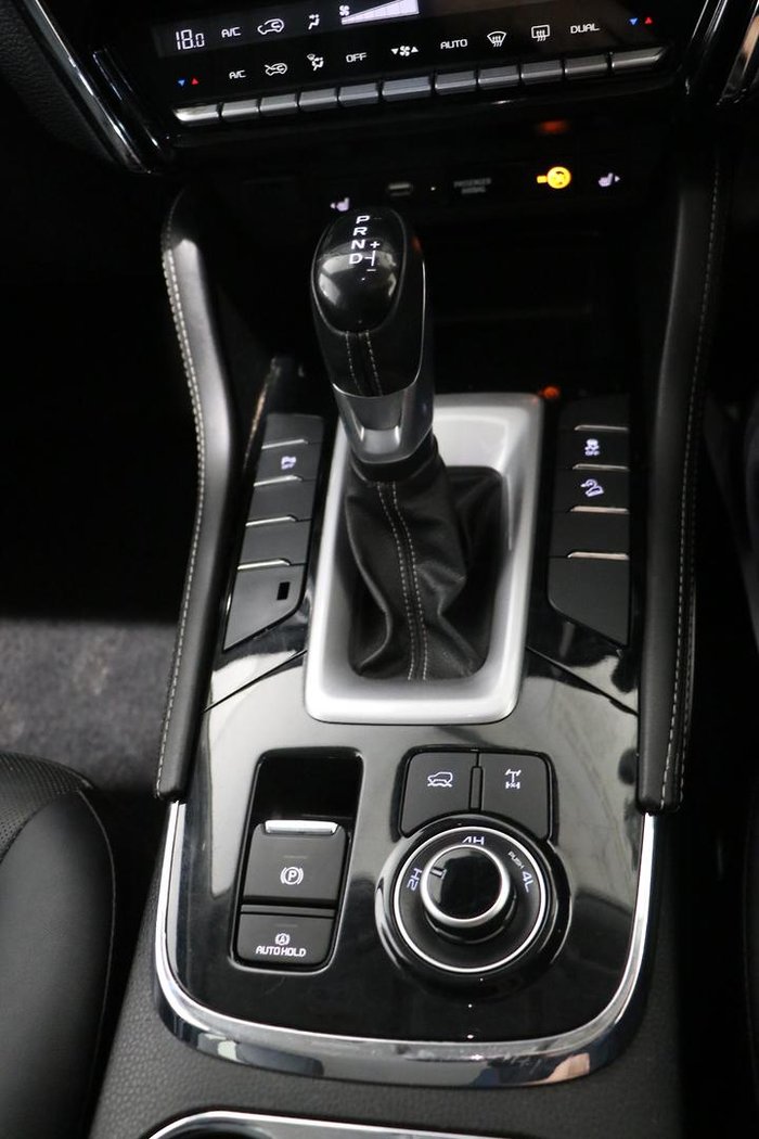 2022 Isuzu MU-X LS-T