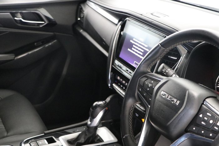 2022 Isuzu MU-X LS-T
