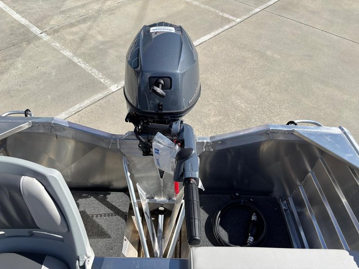 2025 QUINTREX 400 Dart