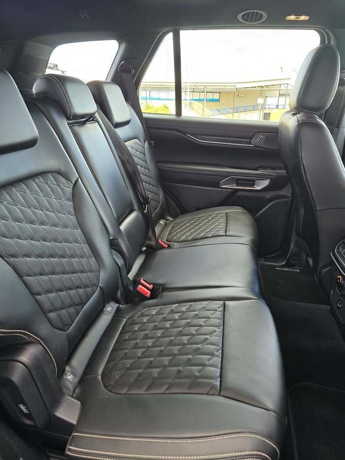 2024 Ford Everest Platinum