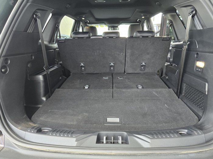 2024 Ford Everest Platinum