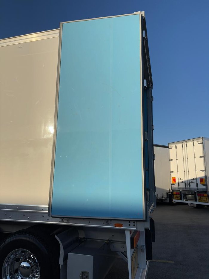 2016 Maxitrans St3 34 Pallet -18 High Cube Reefer Double Stacker
