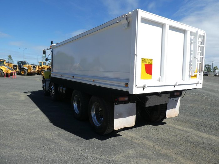 2006 Kenworth T350 YELLOW