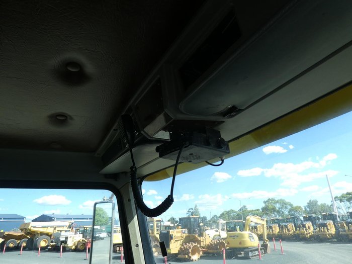 2006 Kenworth T350 YELLOW