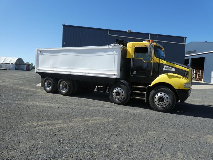 2006 Kenworth T350 YELLOW