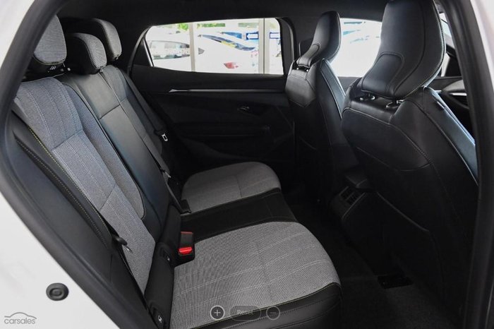 2024 Renault Megane E-Tech Techno EV60 XCB MY24 Solid White with Diamond Black roof