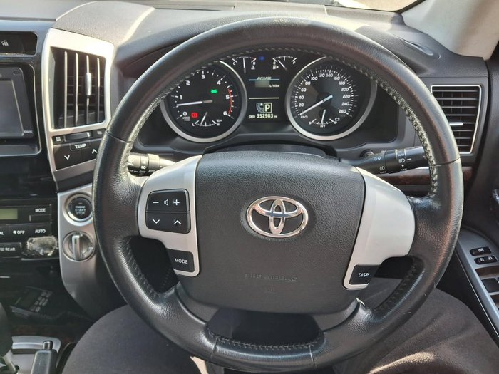 2014 Toyota Landcruiser VX