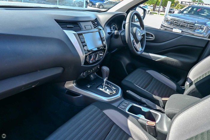 2024 Nissan Navara Black Edition