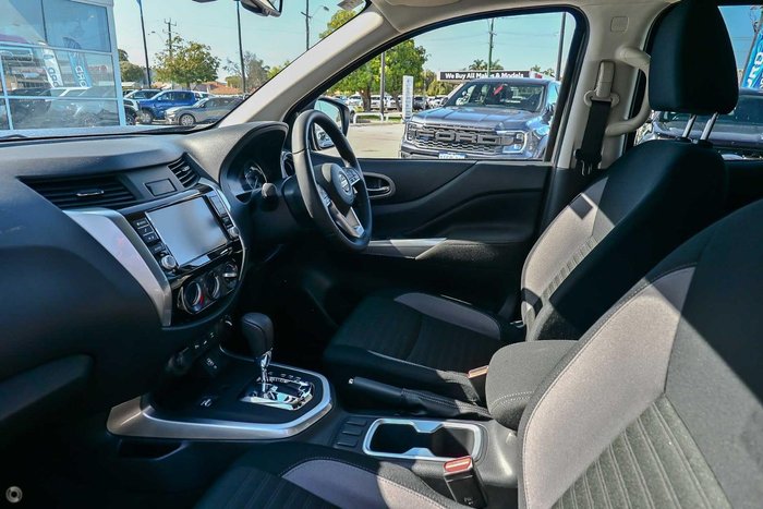 2024 Nissan Navara Black Edition