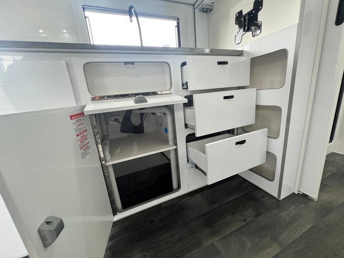 2024 JB Caravans Scorpion Sting Air 23'6 Rear Club