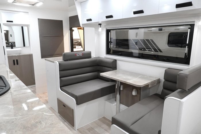 2025 VICTORY CARAVANS Trophy 20'6 Composite