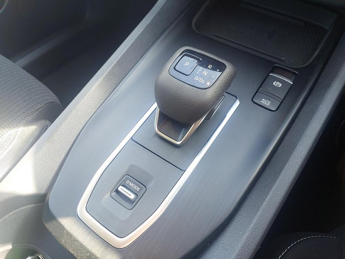 2025 Nissan QASHQAI ST-L