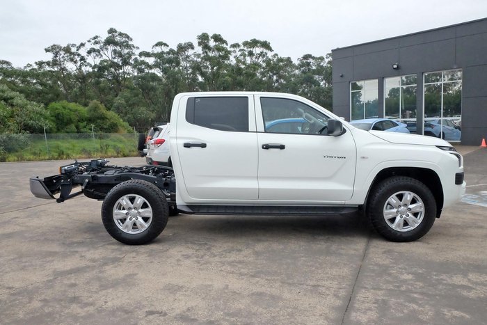 2024 Mitsubishi Triton GLX+
