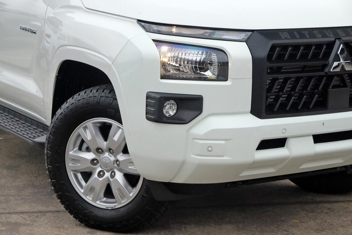 2024 Mitsubishi Triton GLX+