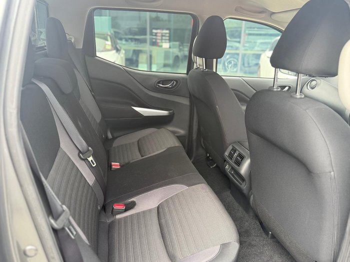 2024 Nissan Navara ST-X