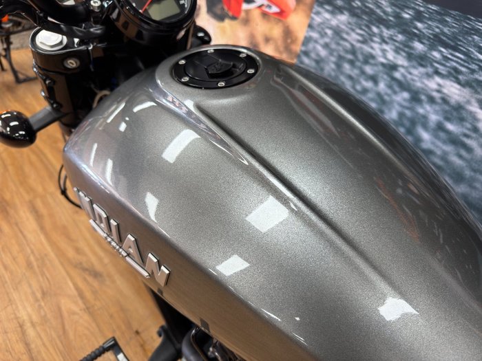 2022 INDIAN SCOUT BOBBER GREY
