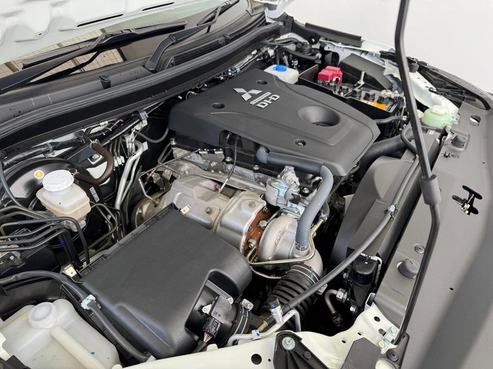 2024 Mitsubishi Triton GLX