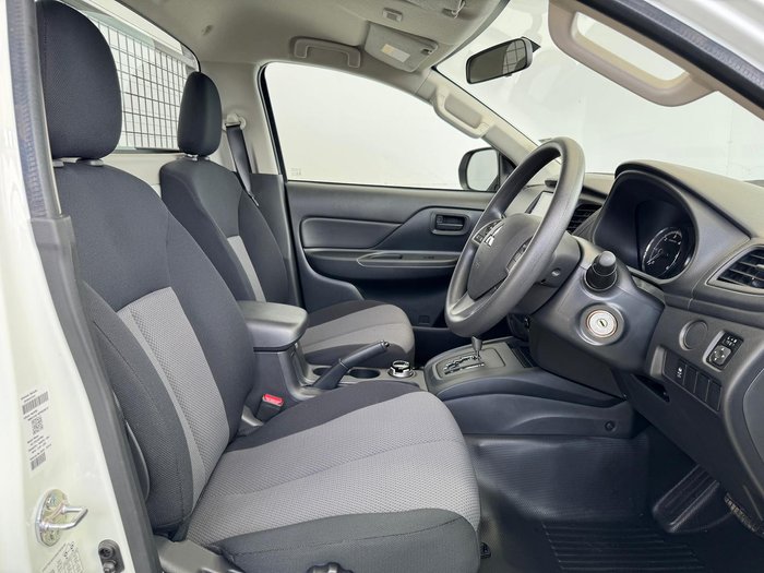 2024 Mitsubishi Triton GLX