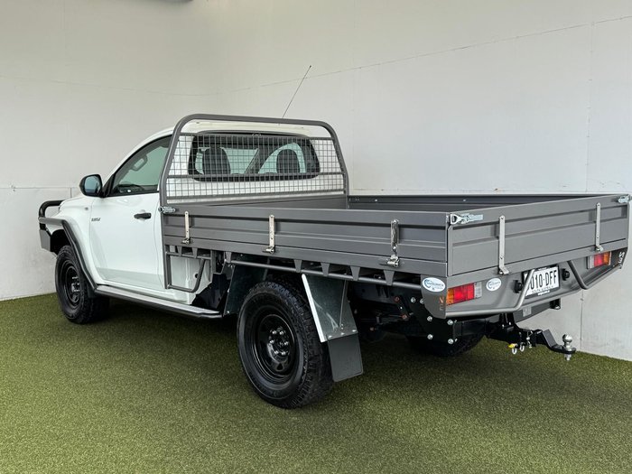 2024 Mitsubishi Triton GLX