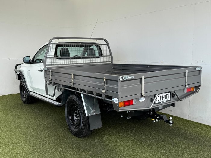 2024 Mitsubishi Triton GLX