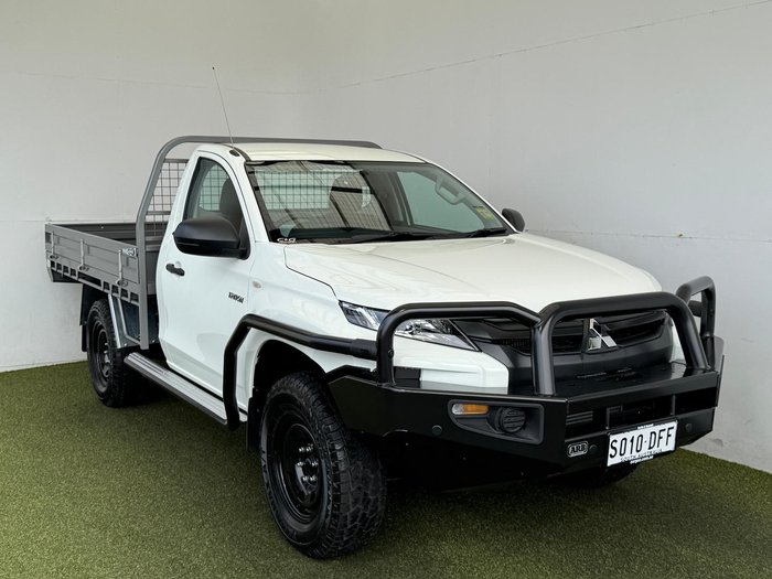 2024 Mitsubishi Triton GLX