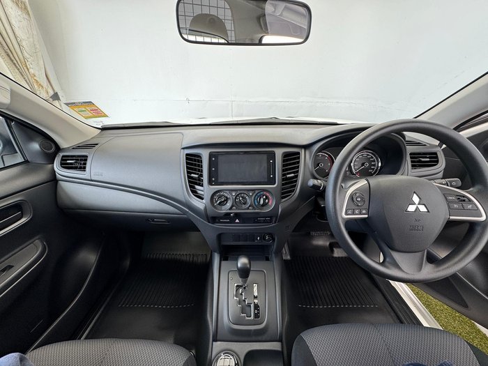 2024 Mitsubishi Triton GLX