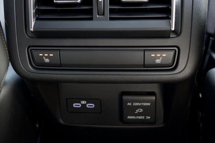 2025 Mazda CX-60 P50e Azami