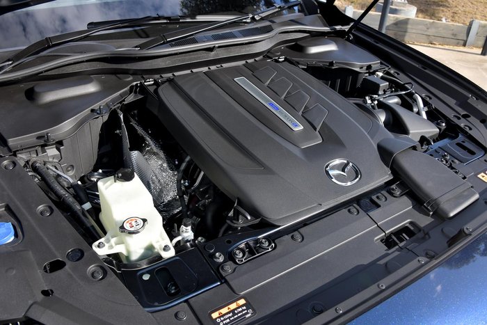 2025 Mazda CX-60 P50e Azami