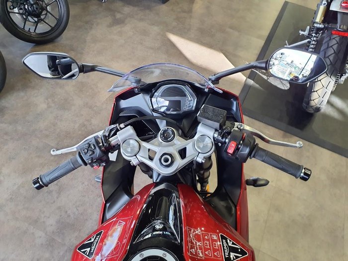 2025 Triumph Daytona 660 LAMS Daytona Black