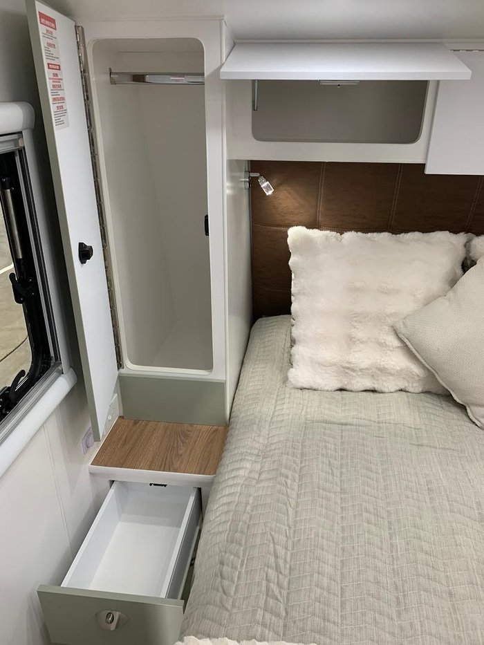 2025 York Orlando 21' Family Van