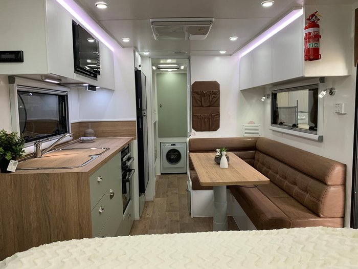 2025 York Orlando 21' Family Van