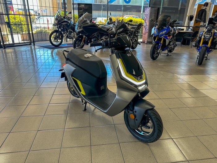 2024 ZEEHO AE6+ AE Grey