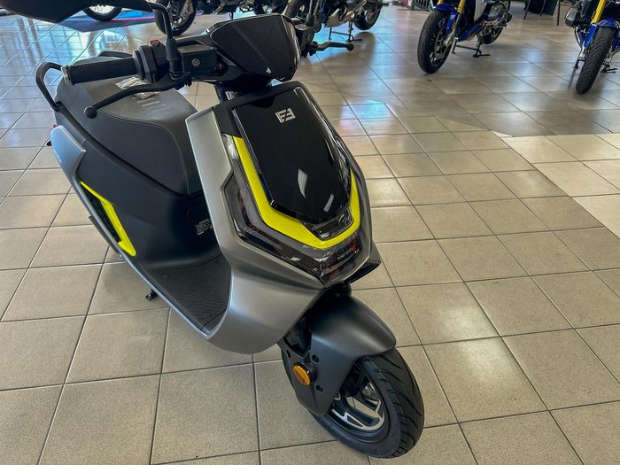 2024 ZEEHO AE6+ AE Grey